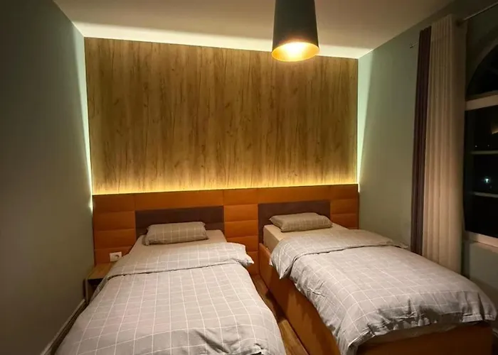 アパート Atrium Luxe Apartment, Sauk, *