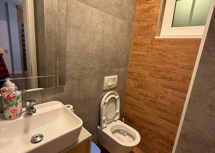 アパート Atrium Luxe Apartment, Sauk, ティラナ