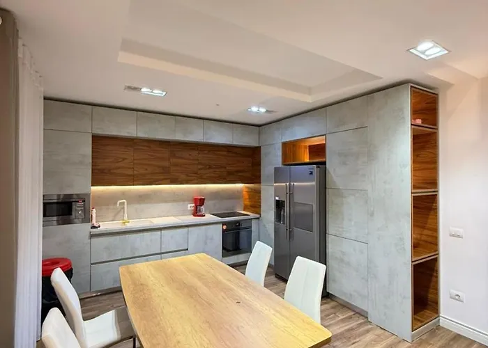 Atrium Luxe Apartment, Sauk, Lejlighed