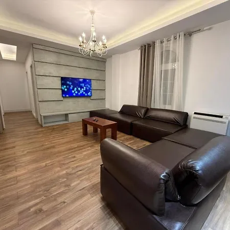 Atrium Luxe Apartment, Sauk, * تيرانا