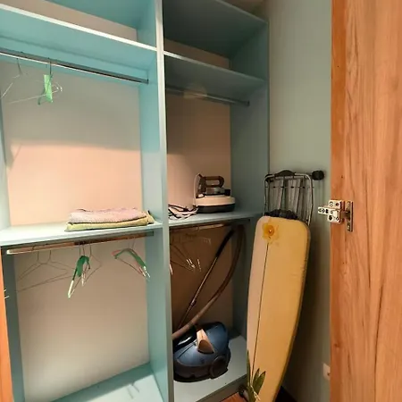 Atrium Luxe Apartment, Sauk, شقة