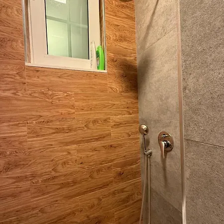 Atrium Luxe Apartment, Sauk, * تيرانا