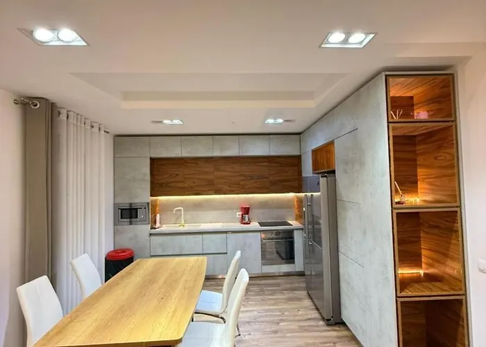 Atrium Luxe Apartment, Sauk, Апартаменты Тирана