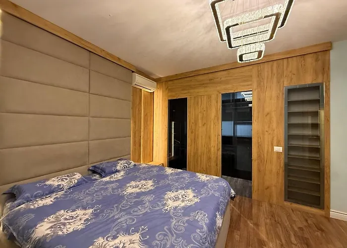 Atrium Luxe Apartment, Sauk, Тирана